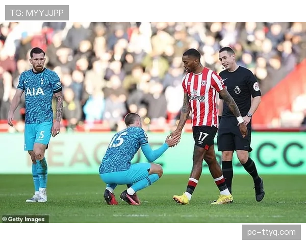 布伦特福德2-2热刺，蜜蜂军团经典的3-5-2阵型在两度落后下展现韧性